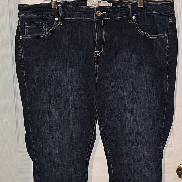 Torrid First at Fit Crop Jean - Picture 1 of 2
